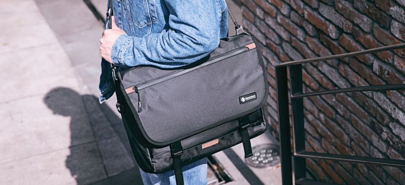 Túi Đeo Vai Tomtoc Casual Messenger Multi-Function (A47)